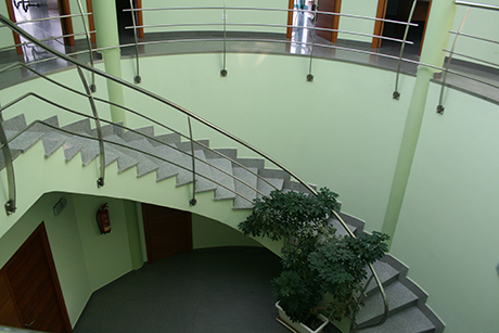 Escalera curva.